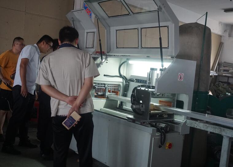 【河南】散熱器切割有毛邊？DS-A450全自動鋁型材切割機鋸切無毛刺