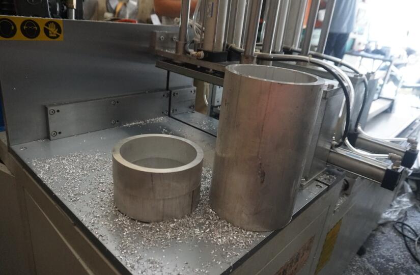 【江西】6063鋁合金切割，使用鄧氏DS-A400全自動鋁切割機