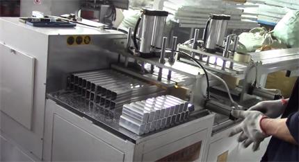 薄鋁型材用什么切割機才能保證材料不變形？【鄧氏機械】